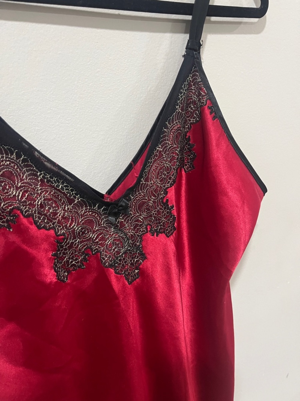 Oscar de la Renta Vintage Red Satin Chemise with Black Lace - Picture 4 of 9